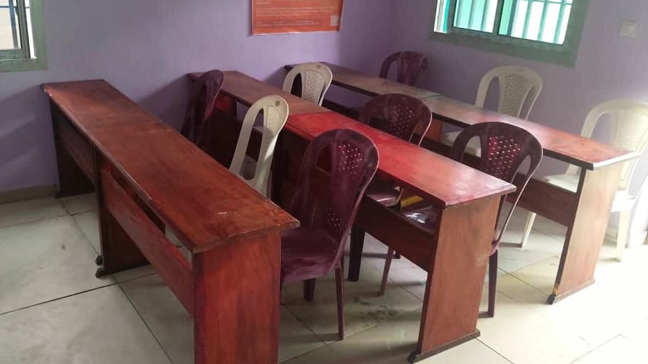 Homework School classroom in Nkolmesseng: desks and chairs ready