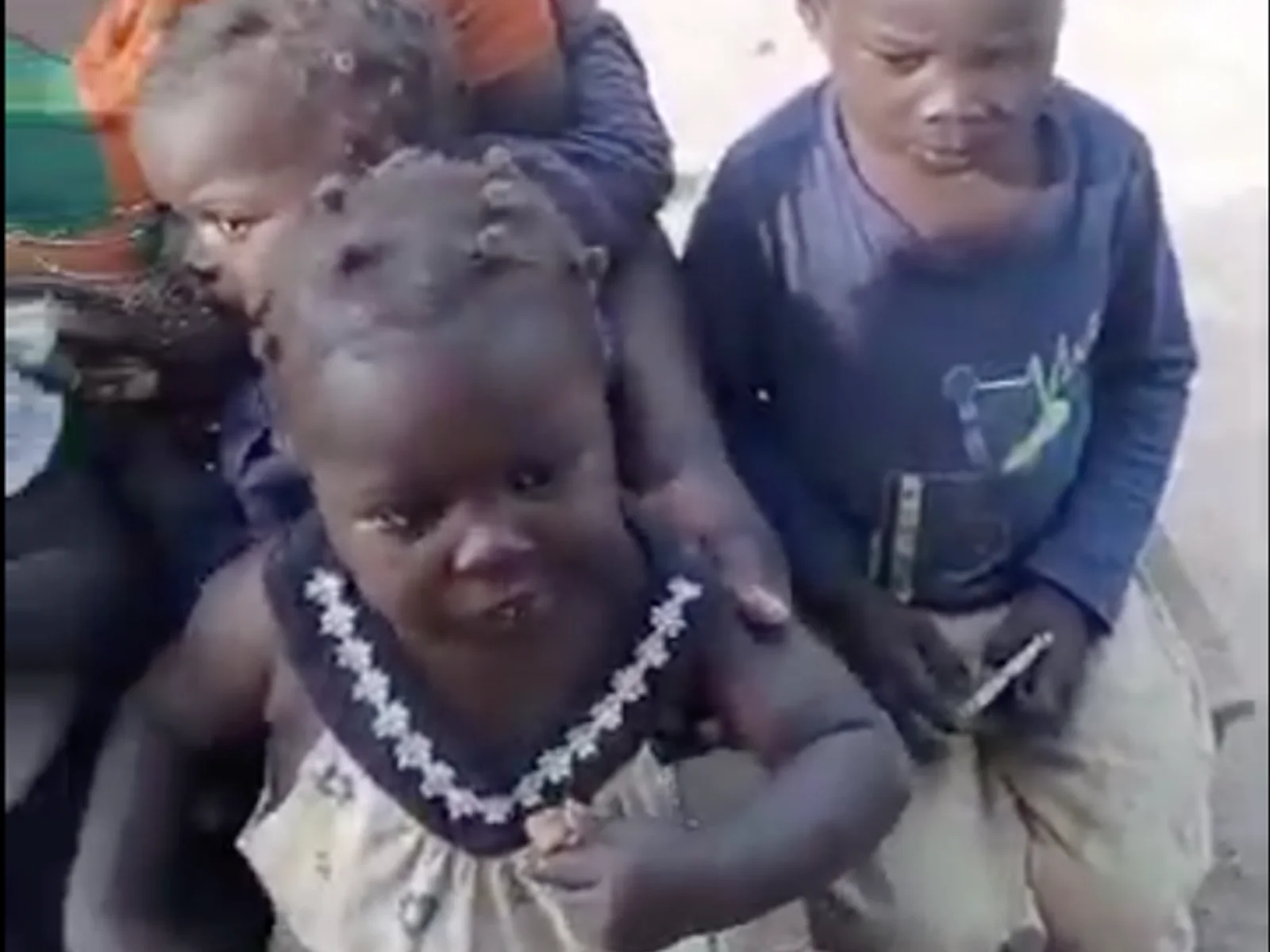 Visite de terrain et aide alimentaire