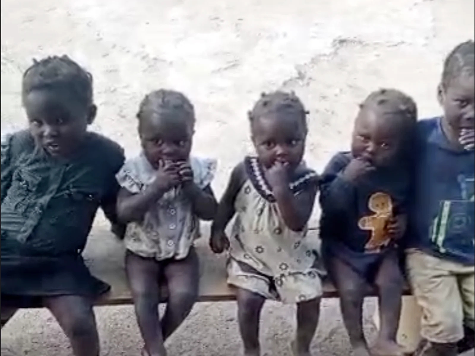 Visite de terrain et aide alimentaire