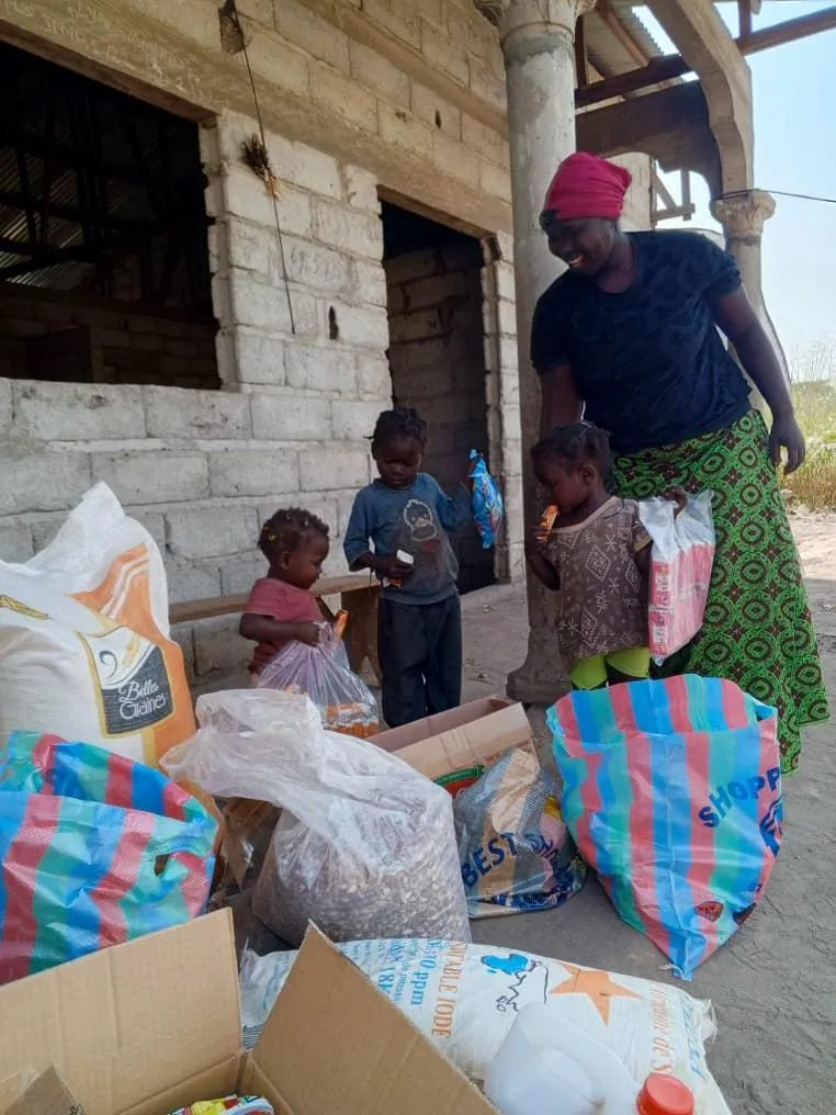 Visite de terrain et aide alimentaire