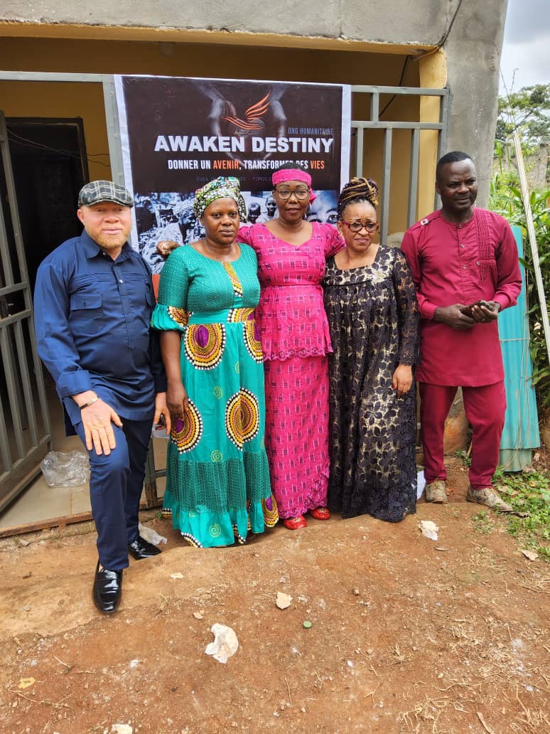 Distribution de matériel scolaire