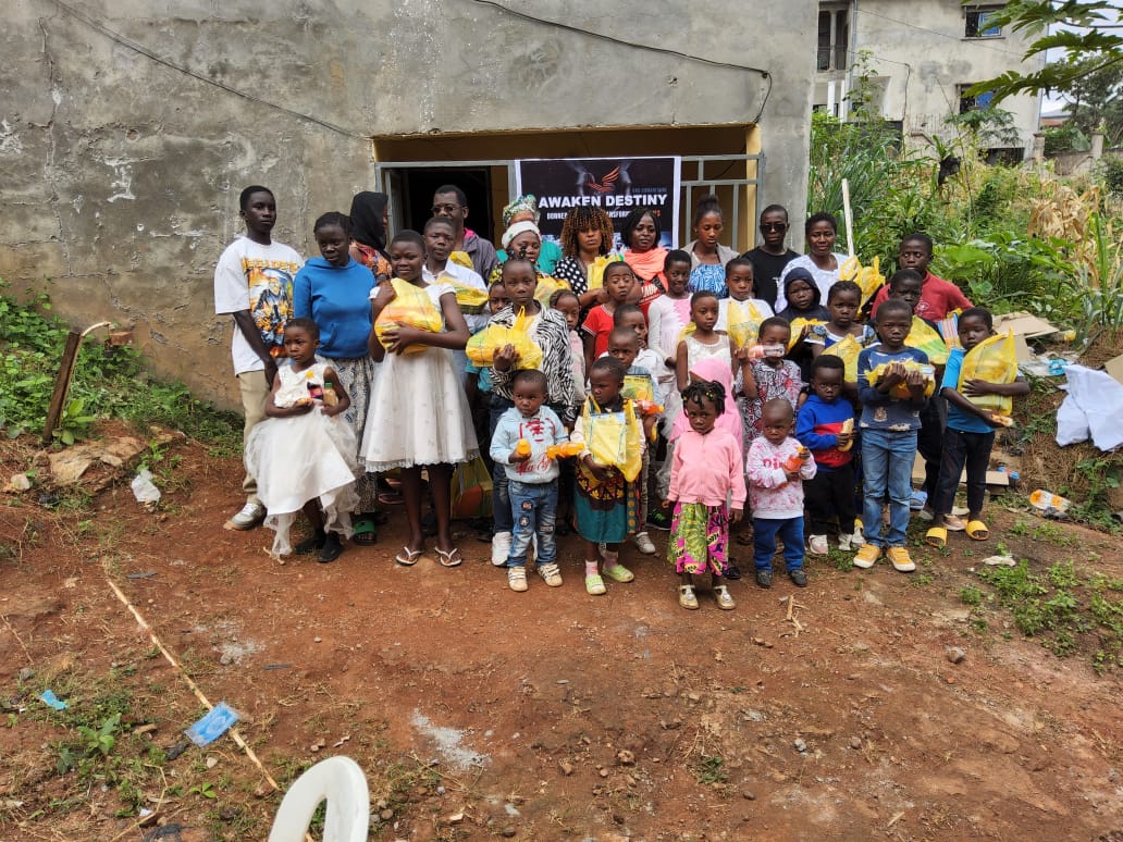 Distribution de matériel scolaire