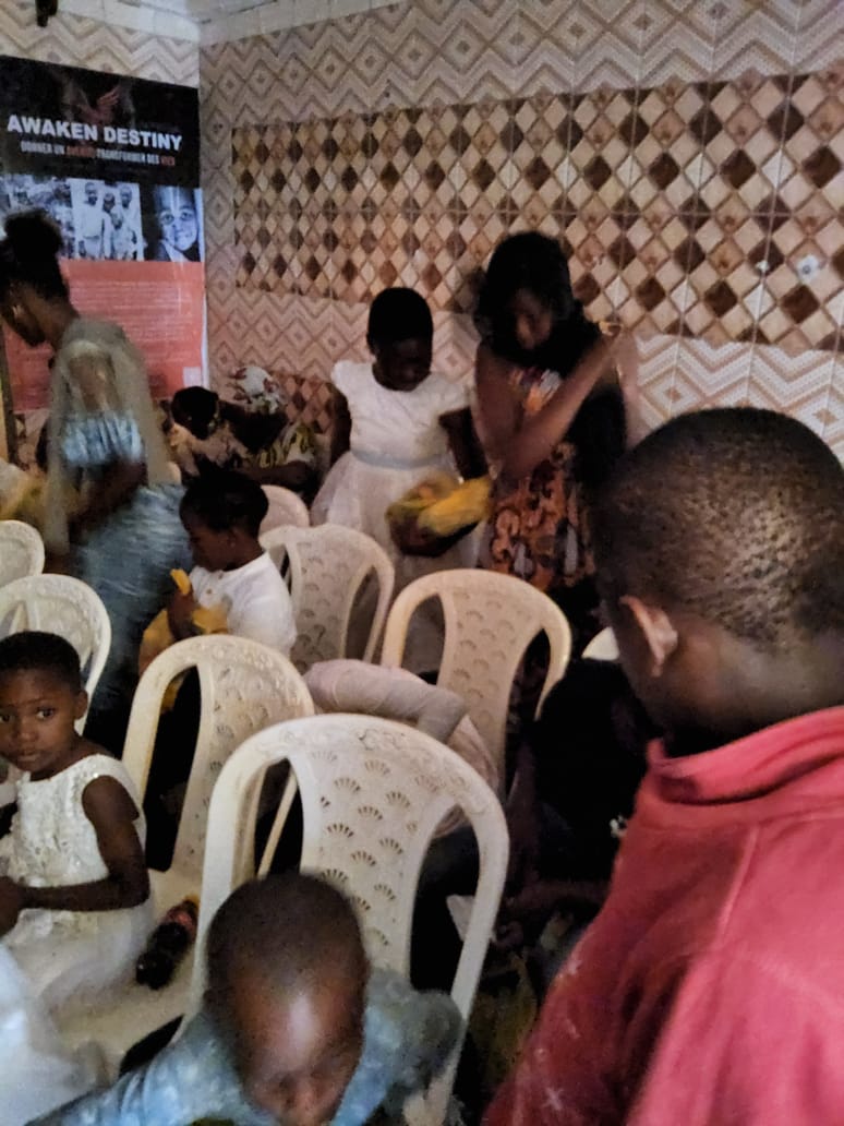 Distribution de matériel scolaire