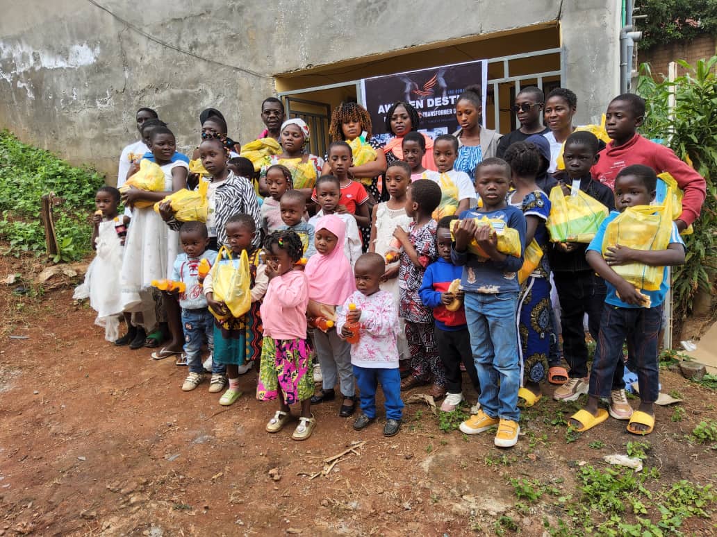 Distribution de matériel scolaire