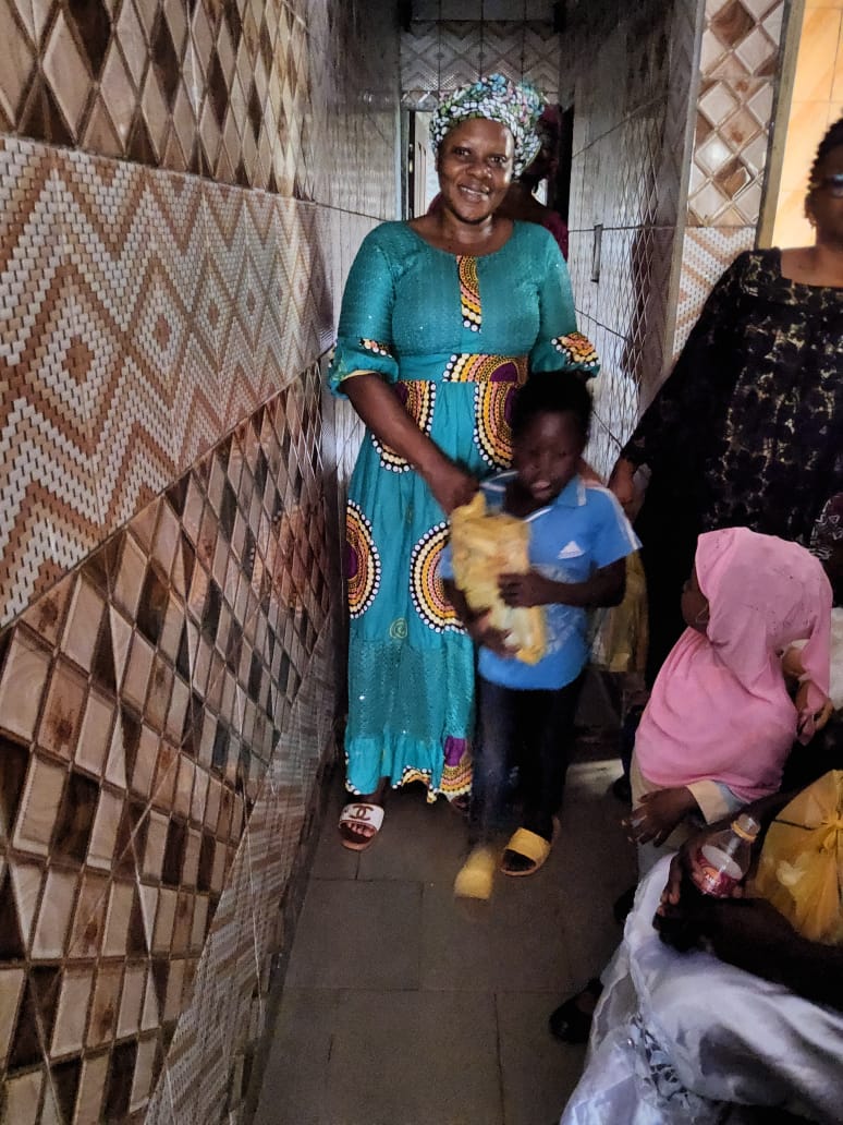 Distribution de matériel scolaire