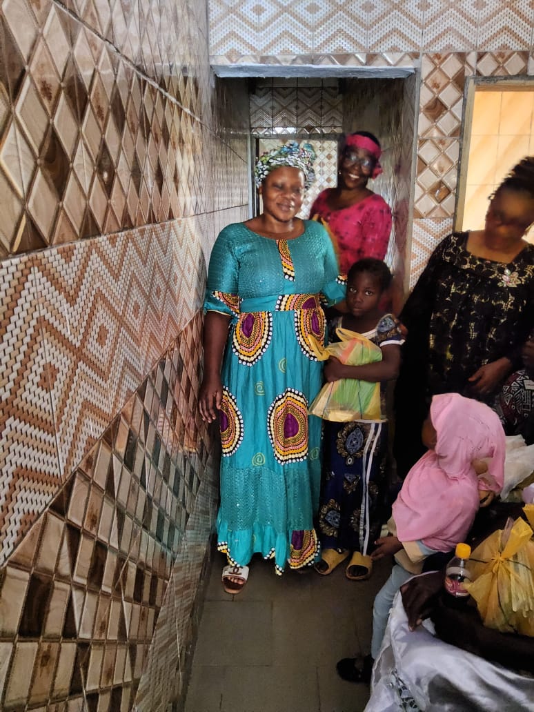 Distribution de matériel scolaire