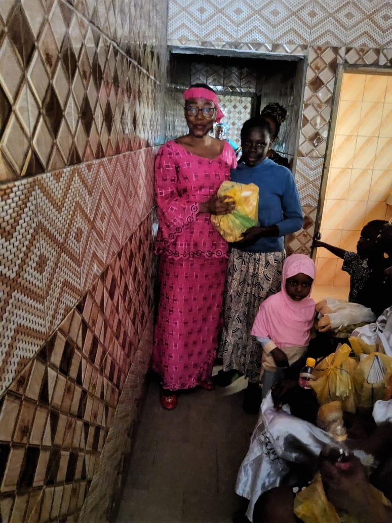 Distribution de matériel scolaire