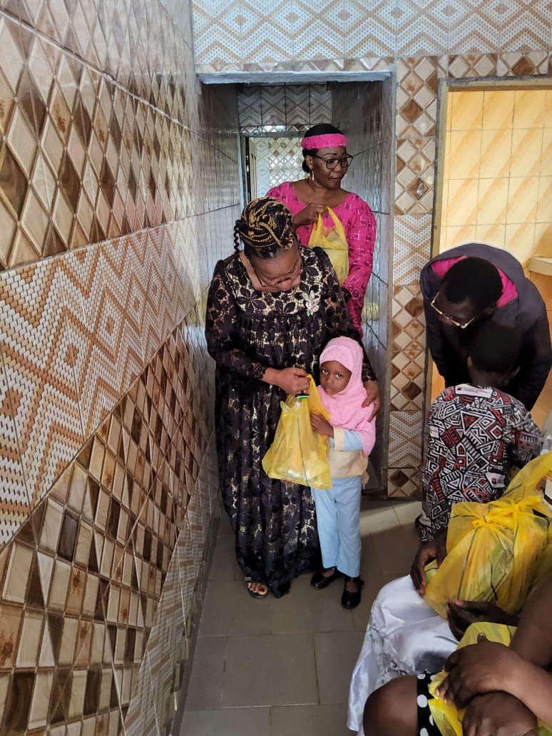 Distribution de matériel scolaire