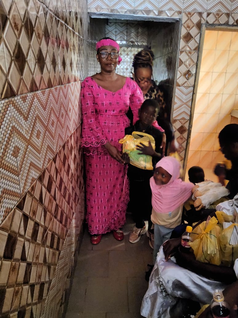 Distribution de matériel scolaire