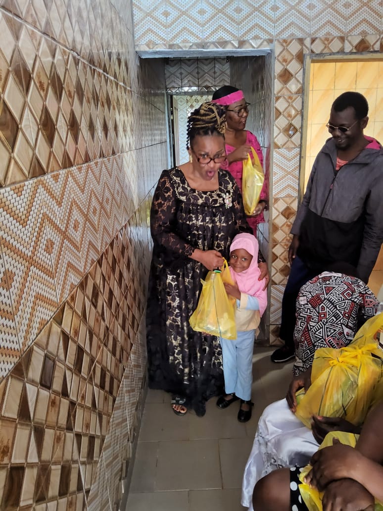 Distribution de matériel scolaire