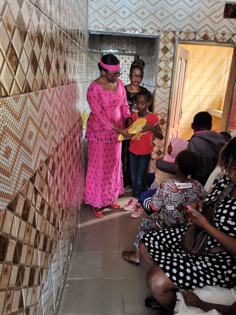 Distribution de matériel scolaire