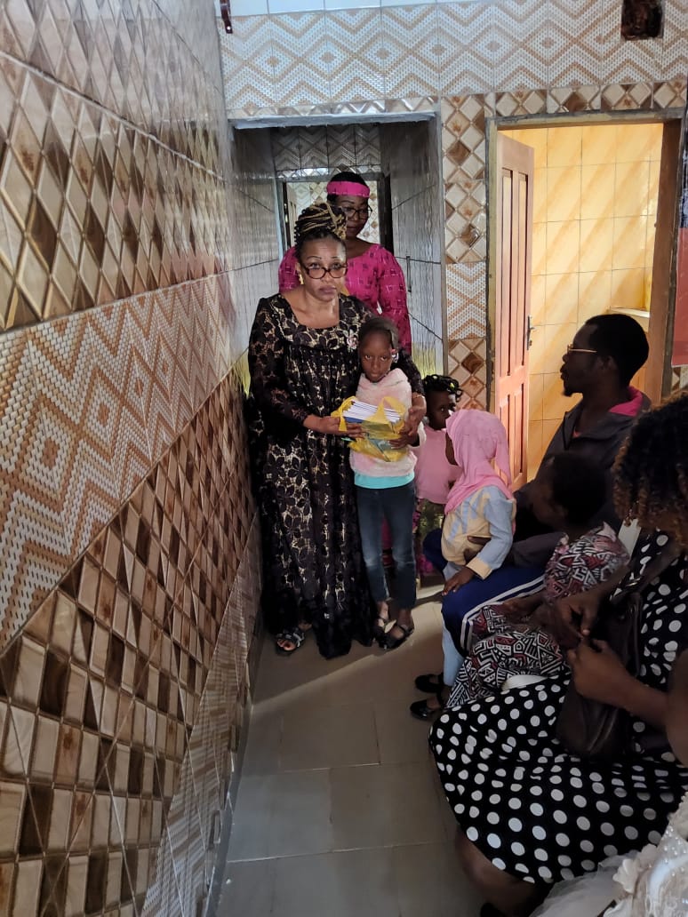 Distribution de matériel scolaire
