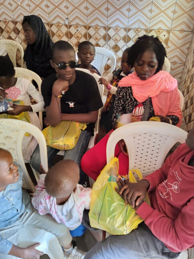 Distribution de matériel scolaire