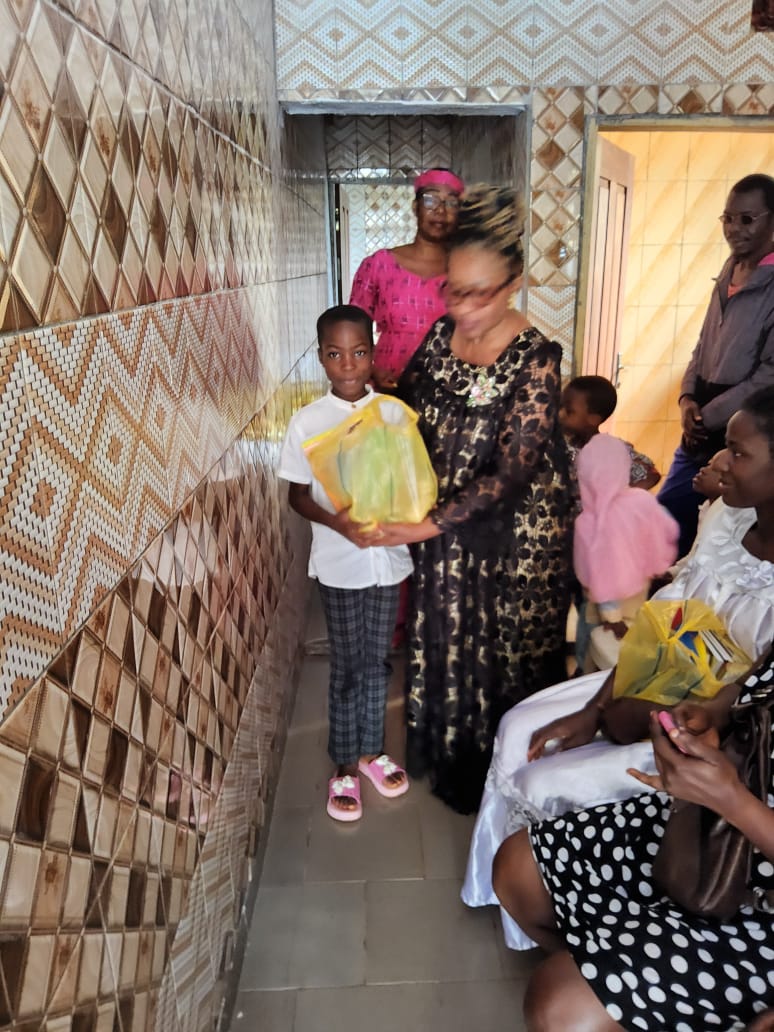 Distribution de matériel scolaire
