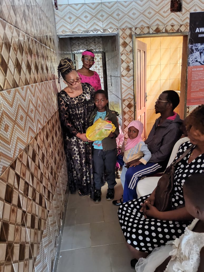 Distribution de matériel scolaire