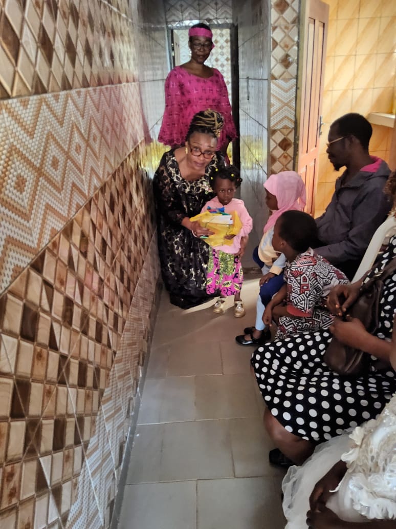 Distribution de matériel scolaire